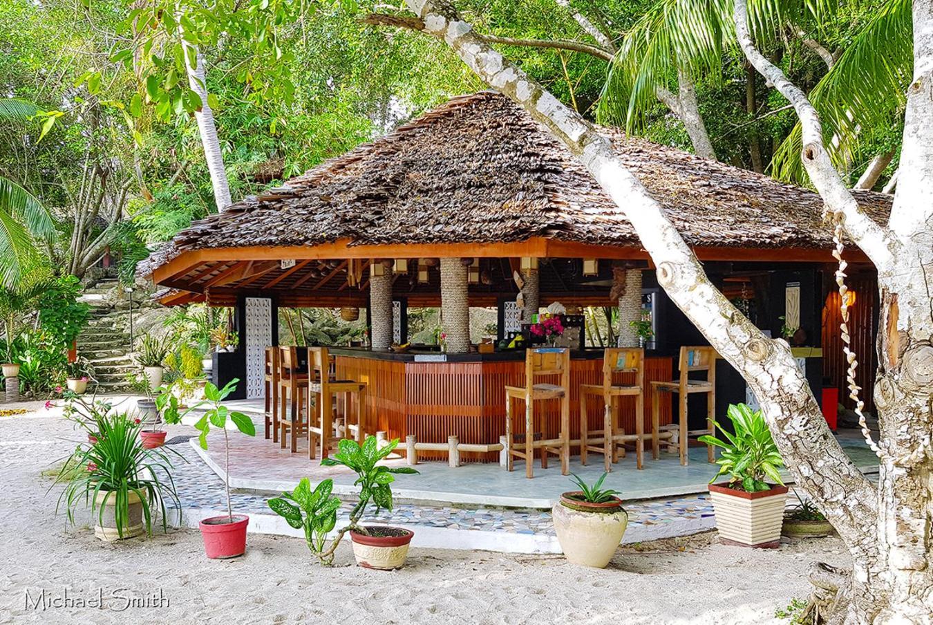 Prince John Dive Resort Donggala ภายนอก รูปภาพ
