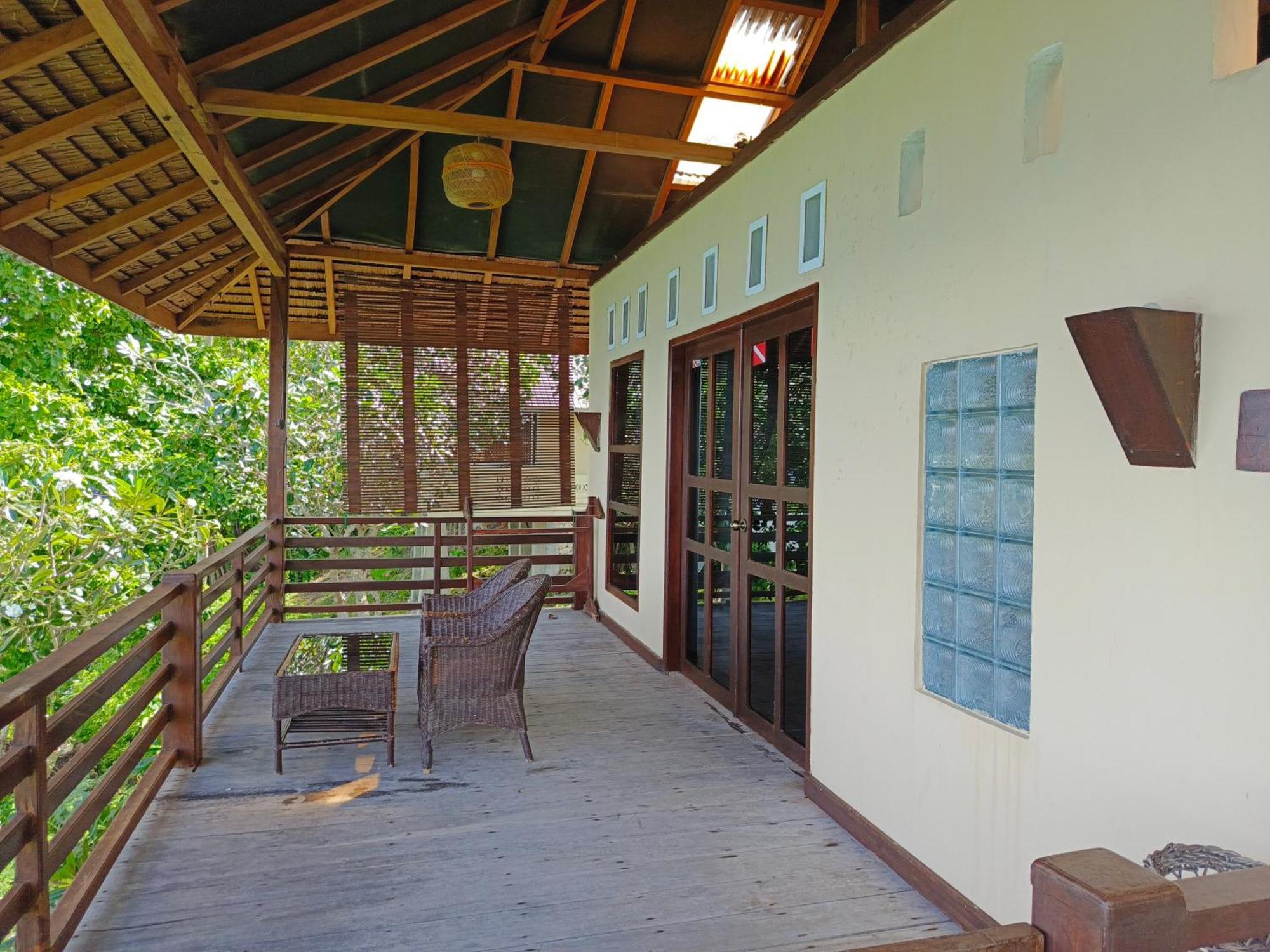 Prince John Dive Resort Donggala ภายนอก รูปภาพ